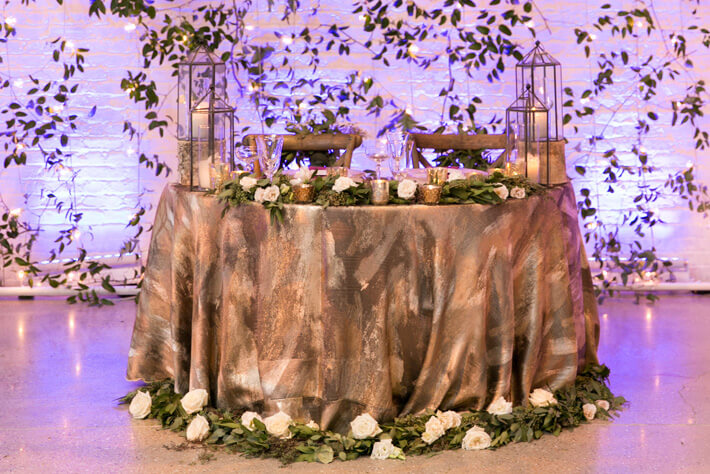 rustic-wedding-sweetheart-table
