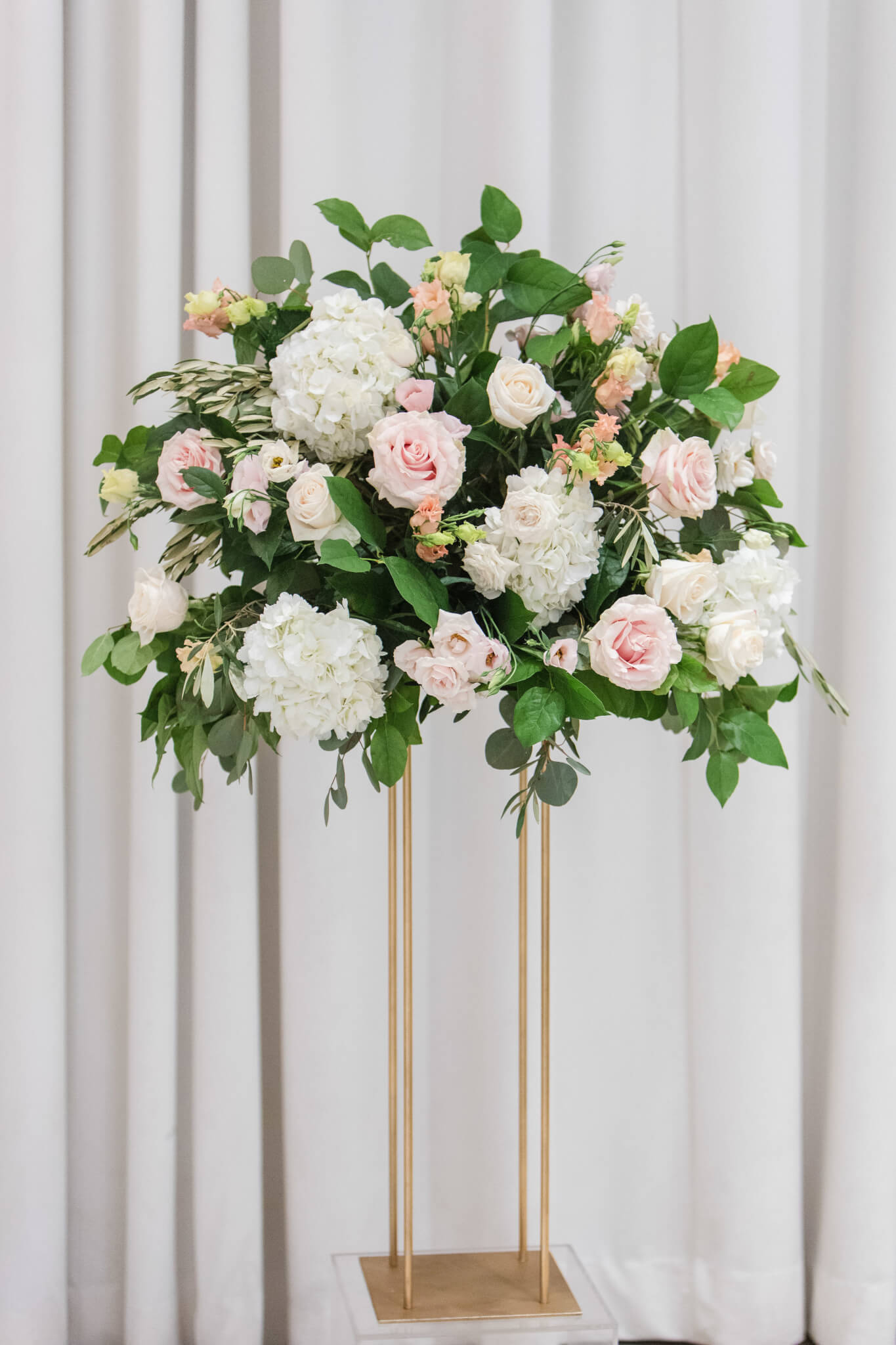 Pink And White Wedding Decoration Ideas Honestweddingadvice Pink And White Wedding Decoration Ideas Honestweddingadvice